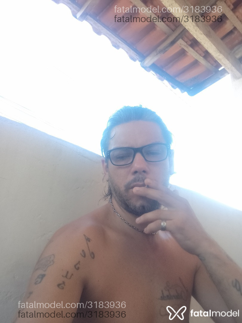 Acompanhante homem com cabelo castanho de olhos castanhos em Cabo Frio - Gabriel Carlos