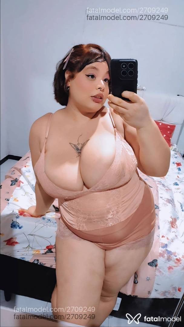 Acompanhante mulher com cabelo castanho de olhos castanhos - Miilf