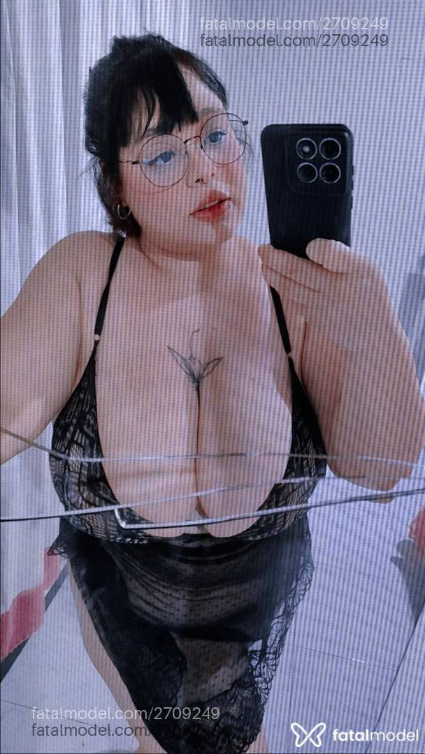 Acompanhante mulher com cabelo castanho de olhos castanhos - Yummii