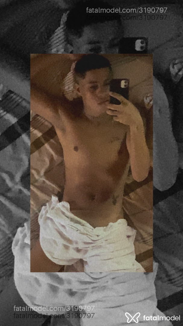 Acompanhante homem morena (o) de olhos castanhos em Virtual Acompanhante homem morena (o) de olhos castanhos em Virtual - Henrique
