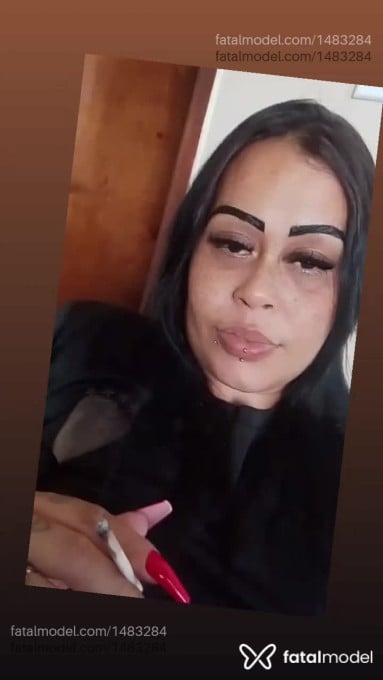 Acompanhante mulher com cabelo castanho de olhos castanhos em Uberaba Acompanhante mulher com cabelo castanho de olhos castanhos em Uberaba - Baronesa