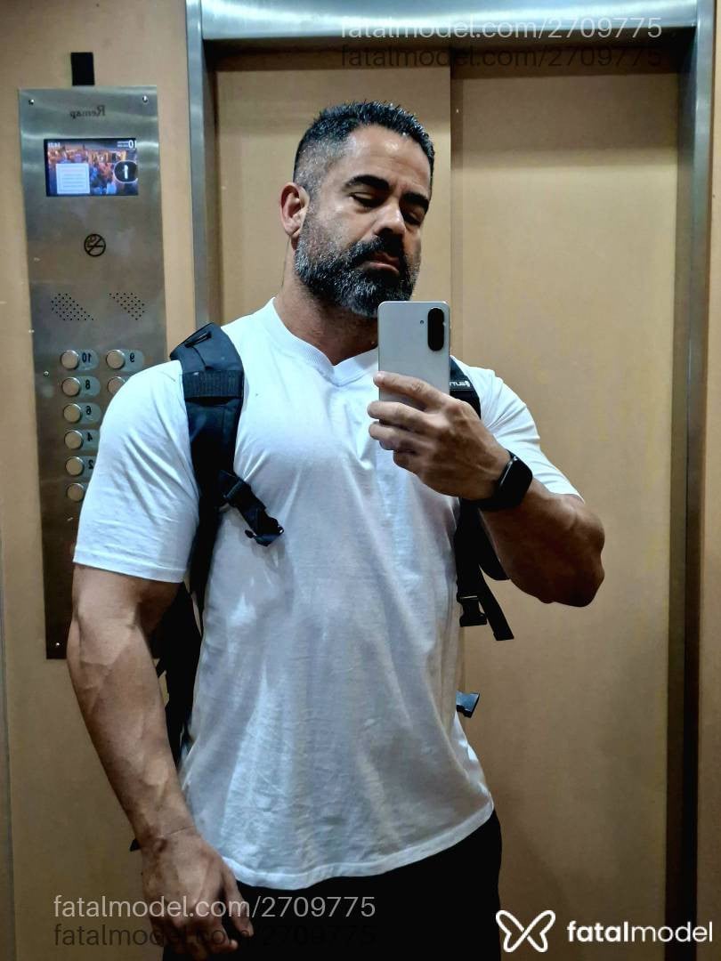 Acompanhante homem com cabelo castanho de olhos castanhos em Rio de Janeiro - Bruno Rossi