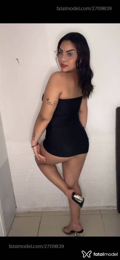 Acompanhante mulher com cabelo castanho de olhos castanhos - Laís