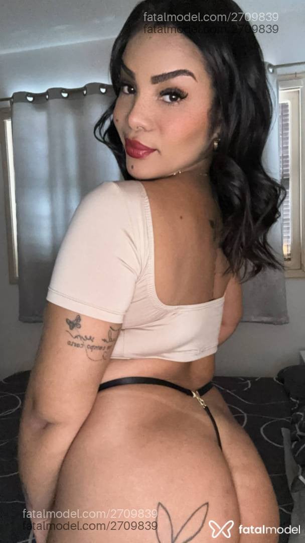 Acompanhante mulher com cabelo castanho de olhos castanhos - Laís