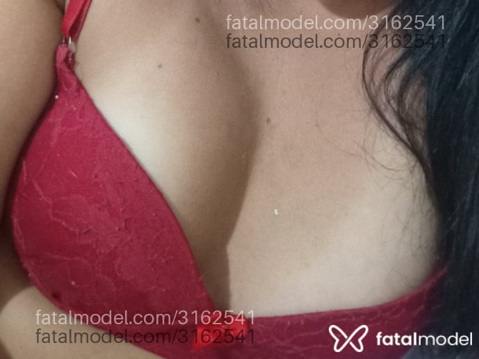 Acompanhante mulher morena (o) de olhos pretos - Milly Acompanhante mulher morena (o) de olhos pretos - Milly
