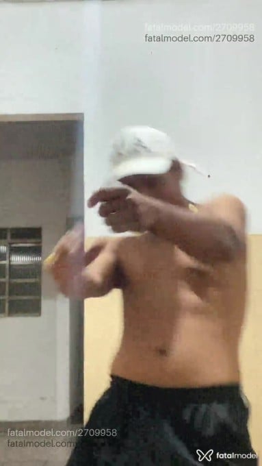 Acompanhante homem morena (o) de olhos pretos em Uberlândia - Preto Chique
