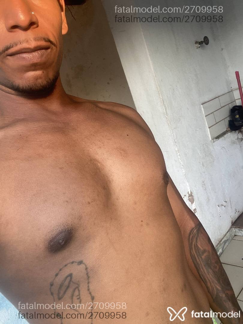 Acompanhante homem morena (o) de olhos pretos em Uberlândia - Preto Chique