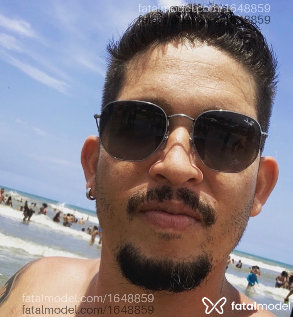 Acompanhante homem com cabelo castanho de olhos castanhos em São Paulo Acompanhante homem com cabelo castanho de olhos castanhos em São Paulo - Opatrao
