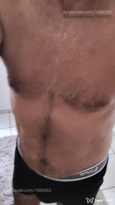 Acompanhante homem com cabelo grisalho de olhos castanhos em Matinhos Acompanhante homem com cabelo grisalho de olhos castanhos em Matinhos - Fernando