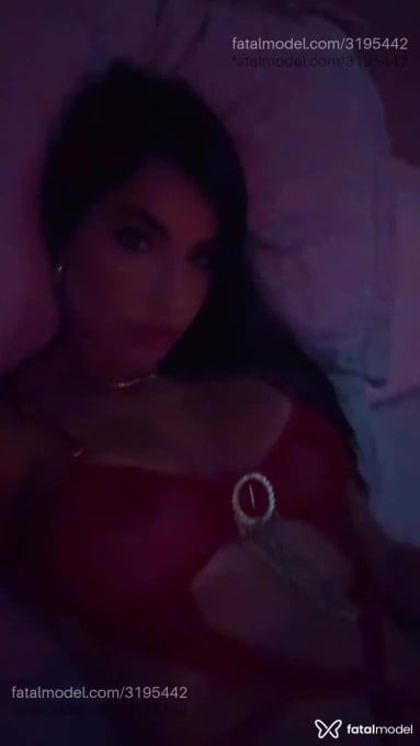 Acompanhante mulher morena (o) de olhos castanhos em Curitiba Acompanhante mulher morena (o) de olhos castanhos em Curitiba - Jade