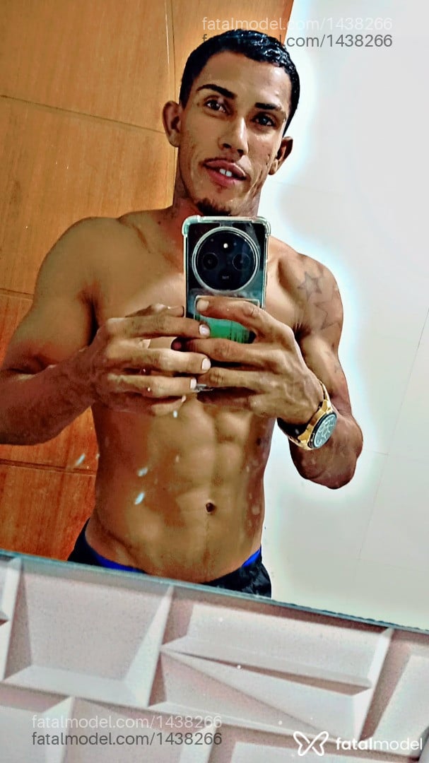 Acompanhante homem com cabelo castanho de olhos castanhos em Vitória Acompanhante homem com cabelo castanho de olhos castanhos em Vitória - PretinhodRB