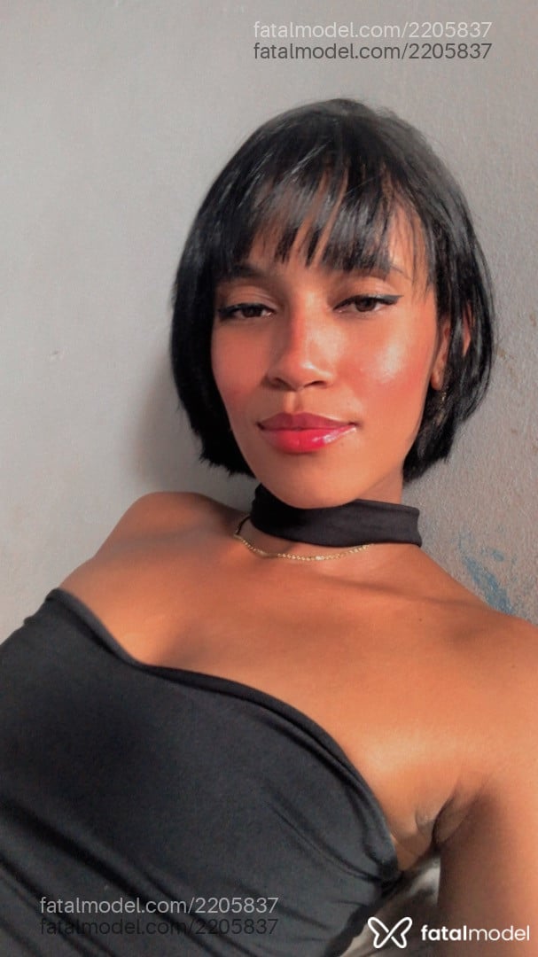 Acompanhante mulher morena (o) de olhos castanhos - Akarenoliveiira