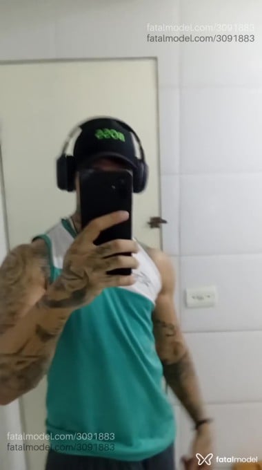 Acompanhante homem morena (o) de olhos pretos - Lourenço Acompanhante homem morena (o) de olhos pretos - Lourenço