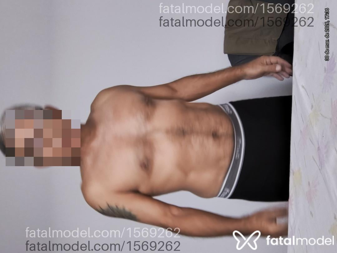 Acompanhante homem com cabelo grisalho de olhos castanhos em Matinhos Acompanhante homem com cabelo grisalho de olhos castanhos em Matinhos - Fernando