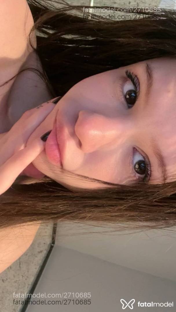 Acompanhante mulher morena (o) de olhos castanhos - Angel