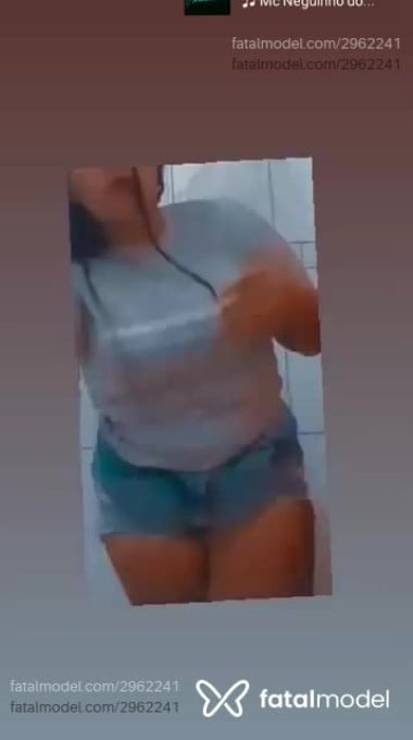 Acompanhante mulher com cabelo castanho de olhos castanhos - Kauhh Acompanhante mulher com cabelo castanho de olhos castanhos - Kauhh
