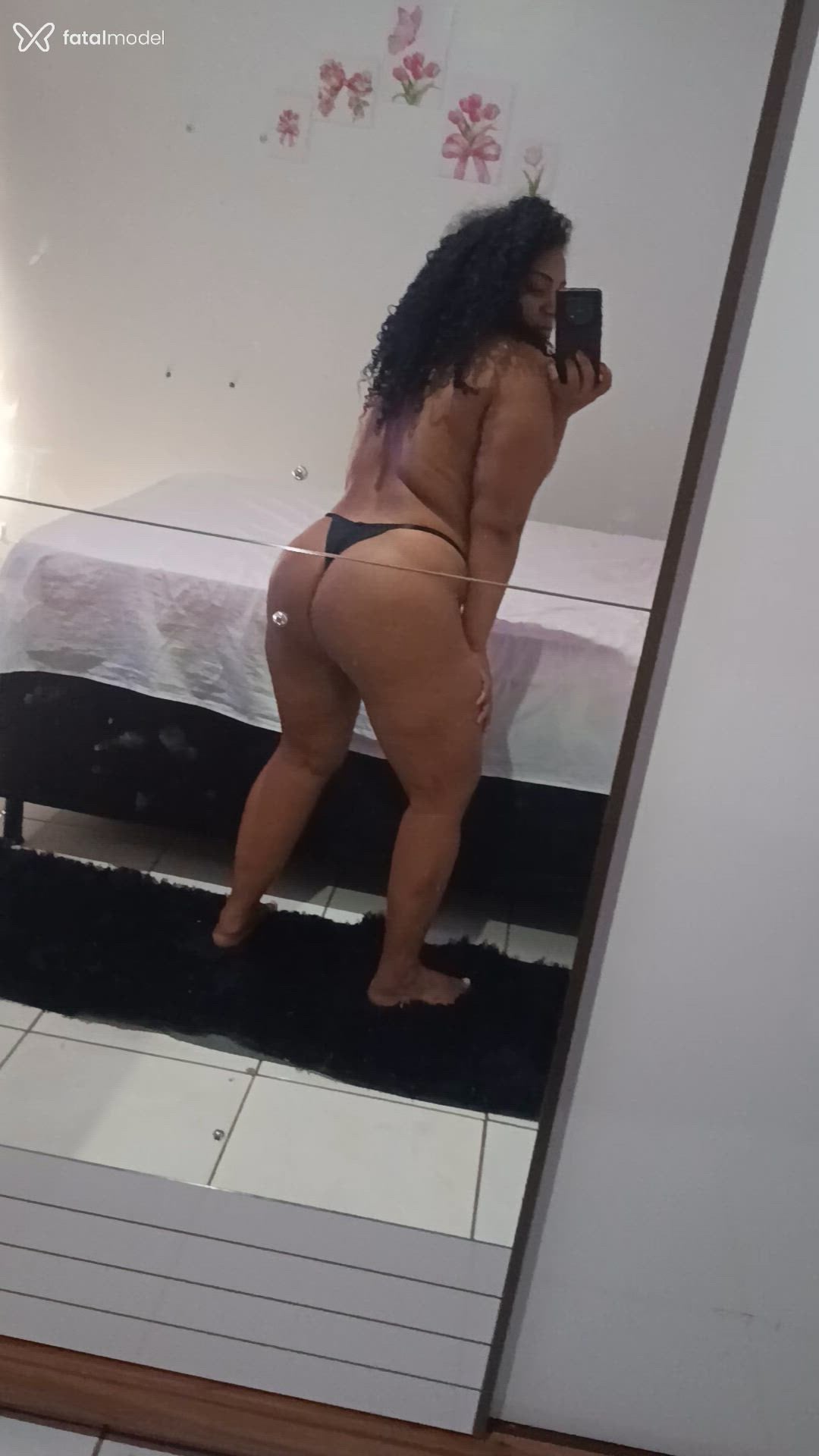 Acompanhante mulher morena (o) de olhos castanhos - Liz