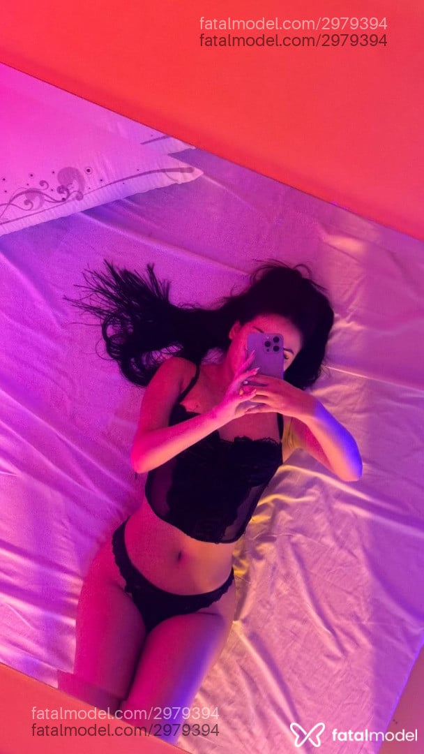 Acompanhante mulher morena (o) de olhos castanhos - Camila Acompanhante mulher morena (o) de olhos castanhos - Camila
