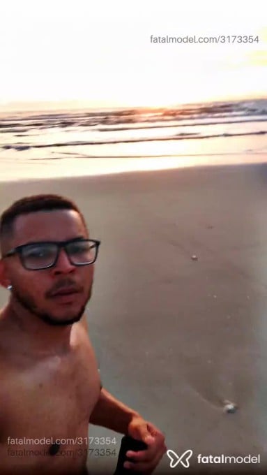 Acompanhante homem com cabelo castanho de olhos castanhos em Capão da Canoa Acompanhante homem com cabelo castanho de olhos castanhos em Capão da Canoa - Matheus