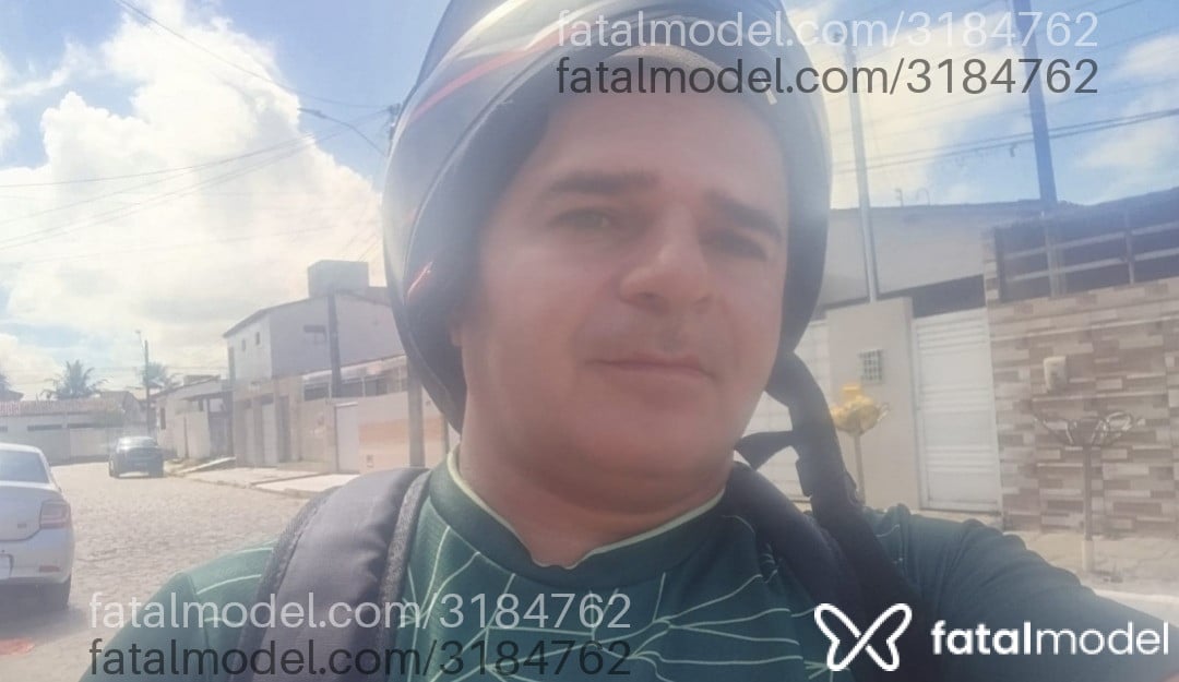 Acompanhante homem loira (o) de olhos verdes - Eduardo Acompanhante homem loira (o) de olhos verdes - Eduardo