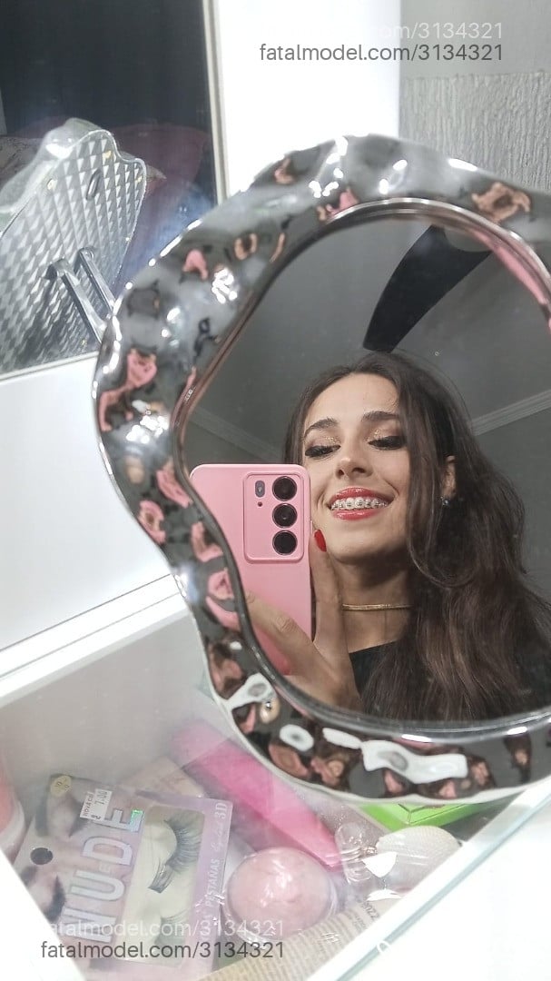 Acompanhante mulher com cabelo castanho de olhos castanhos em Indaiatuba - Mariah Lis