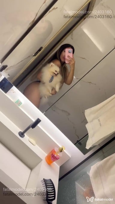 Acompanhante mulher loira (o) de olhos mel em São José - Lessa