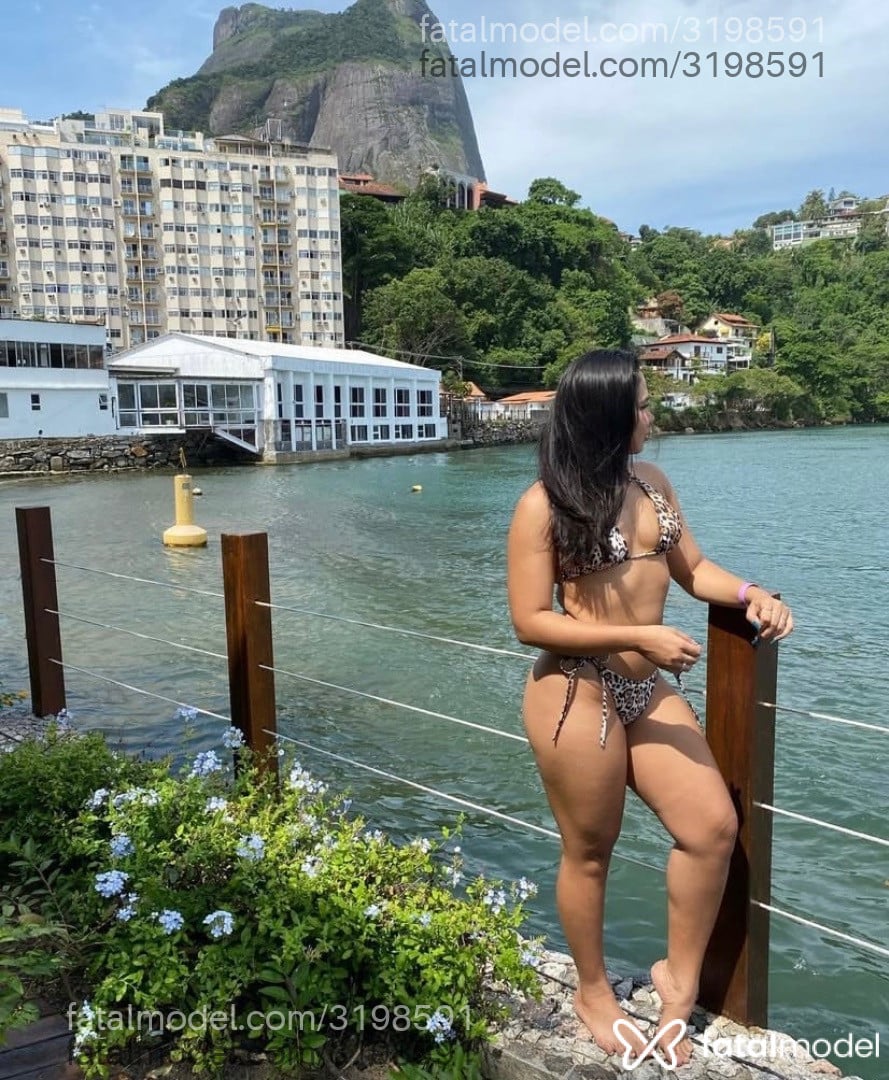 Acompanhante mulher morena (o) de olhos castanhos em Juiz de Fora - Beatriz