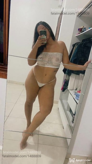 Acompanhante mulher morena (o) de olhos castanhos em Virtual Acompanhante mulher morena (o) de olhos castanhos em Virtual - Maia