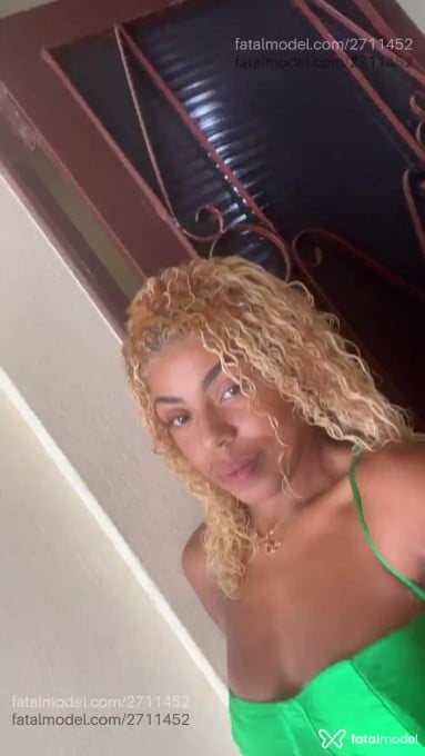 Acompanhante mulher loira (o) de olhos castanhos em Extrema - Bia Lopes