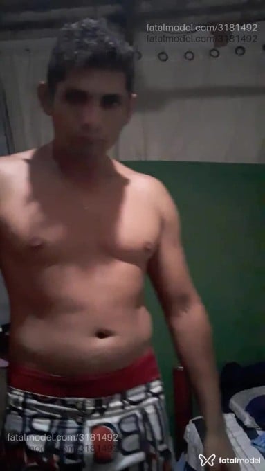 Acompanhante homem com cabelo castanho de olhos castanhos em Caldas Novas Acompanhante homem com cabelo castanho de olhos castanhos em Caldas Novas - Costa
