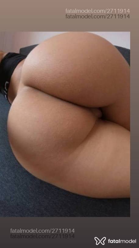Acompanhante mulher morena (o) de olhos pretos - Vitória Medeiros