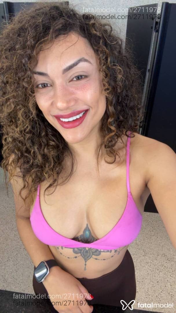 Acompanhante mulher morena (o) de olhos mel em São Paulo - Valentina