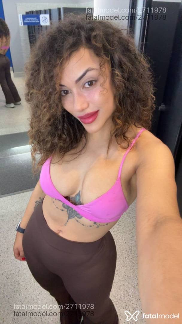 Acompanhante mulher morena (o) de olhos mel em São Paulo - Valentina