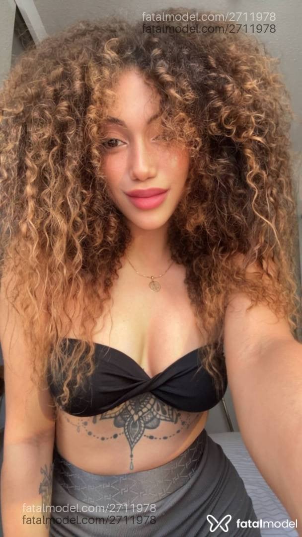 Acompanhante mulher morena (o) de olhos mel em São Paulo - Valentina