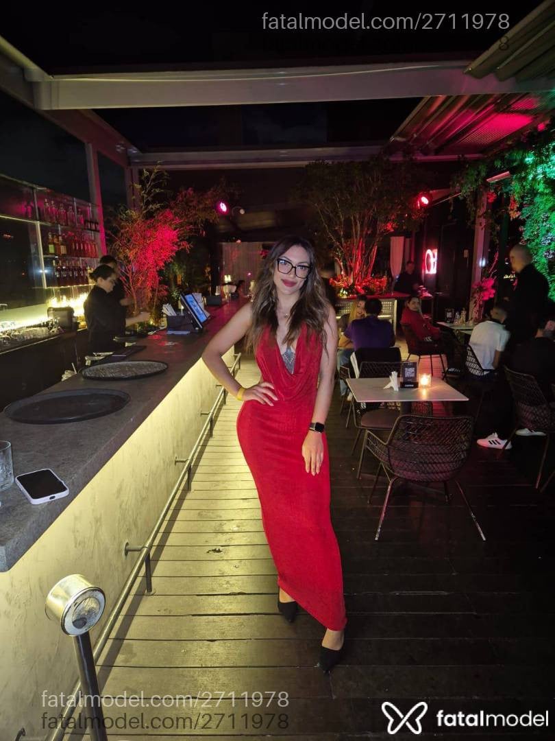 Acompanhante mulher morena (o) de olhos mel em São Paulo - Valentina