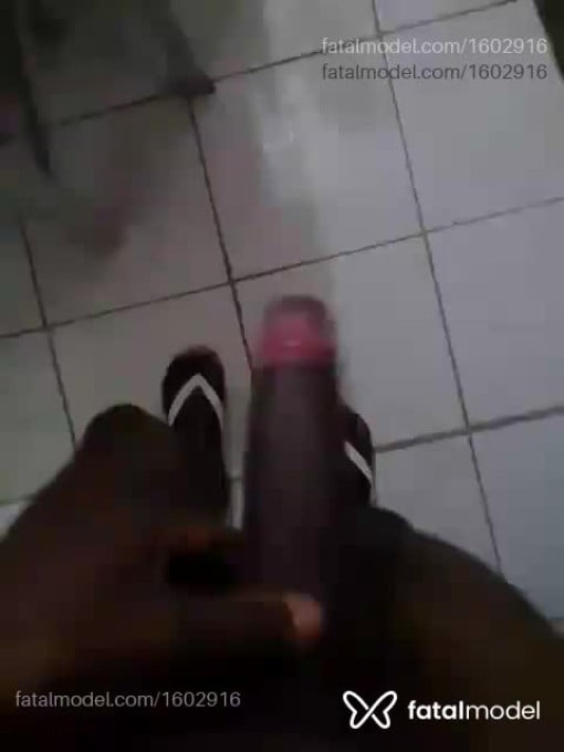 Acompanhante homem morena (o) de olhos castanhos em Bagé - Negrofatal