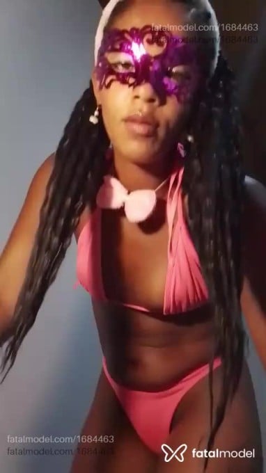 Acompanhante mulher com cabelo castanho de olhos mel em Florianópolis - Dãndárïnhä