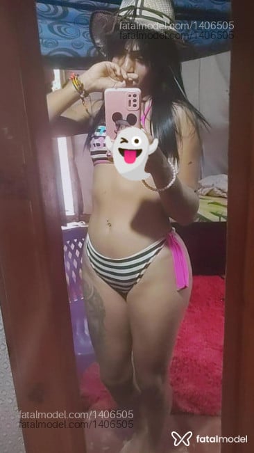 Acompanhante travesti morena (o) de olhos castanhos em Tailândia - Taina