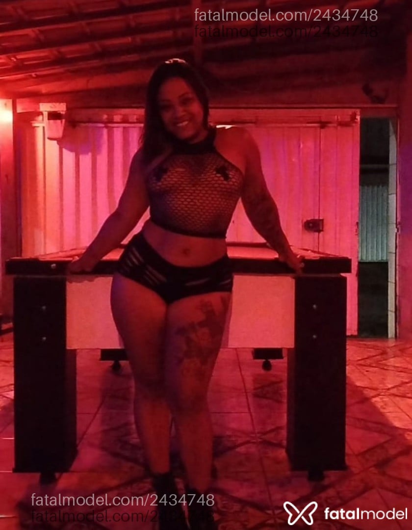 Acompanhante mulher morena (o) de olhos castanhos em Belo Horizonte - Preta