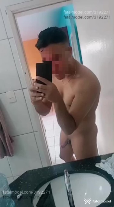 Acompanhante homem com cabelo castanho de olhos verdes em Virtual Acompanhante homem com cabelo castanho de olhos verdes em Virtual - Guilherme