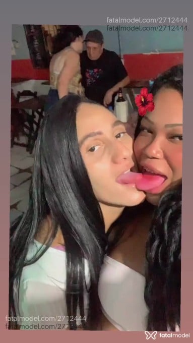 Acompanhante mulher morena (o) de olhos pretos em Porto Alegre - Karoline