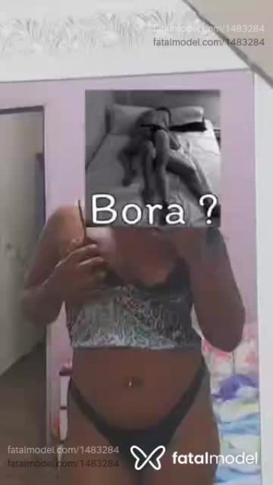 Acompanhante mulher com cabelo castanho de olhos castanhos em Uberaba Acompanhante mulher com cabelo castanho de olhos castanhos em Uberaba - Baronesa