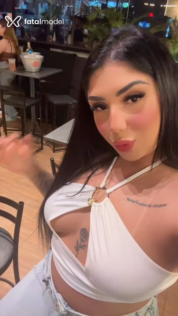 Acompanhante mulher morena (o) de olhos castanhos - Amanda