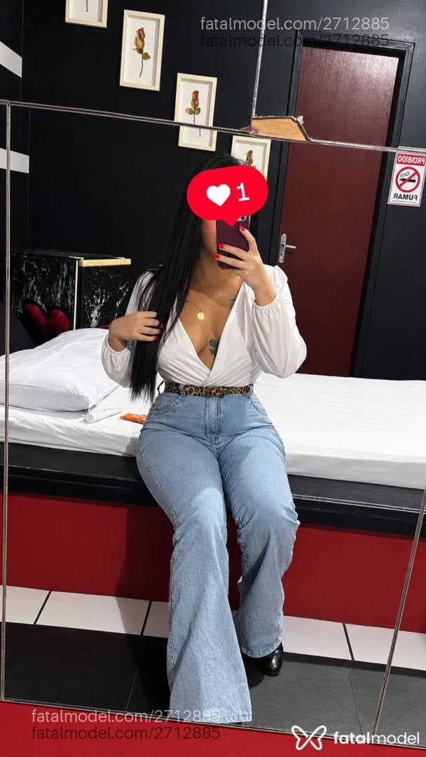 Acompanhante mulher morena (o) de olhos castanhos - Amanda