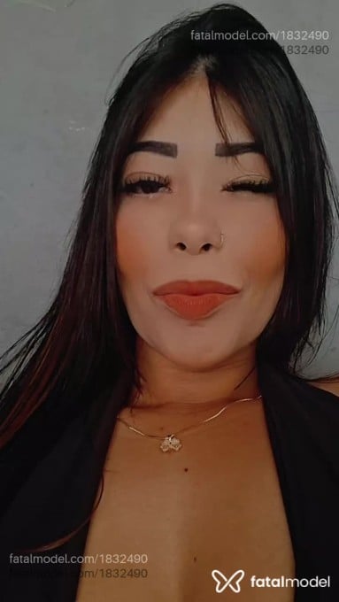 Acompanhante mulher morena (o) de olhos castanhos em Curitiba - Morena