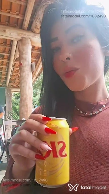 Acompanhante mulher morena (o) de olhos castanhos em Curitiba Acompanhante mulher morena (o) de olhos castanhos em Curitiba - Morena