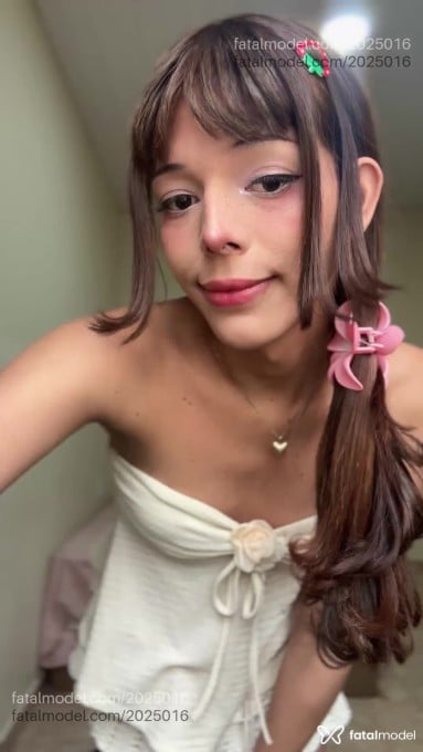Acompanhante mulher trans com cabelo castanho de olhos castanhos em Manaus Acompanhante mulher trans com cabelo castanho de olhos castanhos em Manaus - Mia