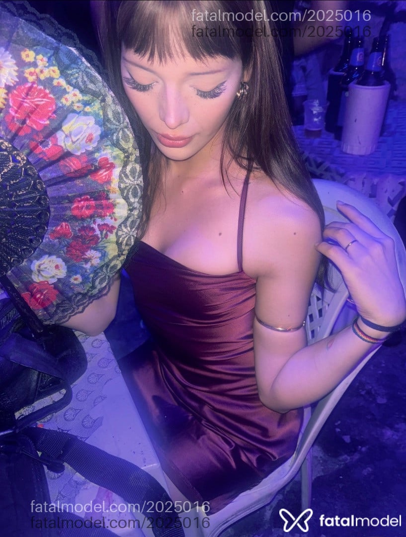 Acompanhante mulher trans com cabelo castanho de olhos castanhos em Manaus Acompanhante mulher trans com cabelo castanho de olhos castanhos em Manaus - Mia