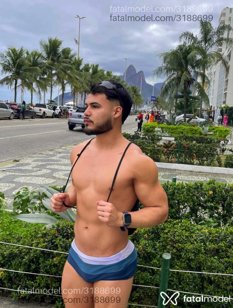 Acompanhante homem morena (o) de olhos castanhos em Rio de Janeiro - Theo Ferraz