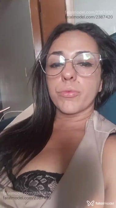Acompanhante mulher com cabelo castanho de olhos castanhos em Londrina - Laísinha
